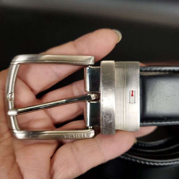 Tommy Hilfiger Black & Brown Reversible Belt XL 42–44Silver Buckle - Picture 4 of 9